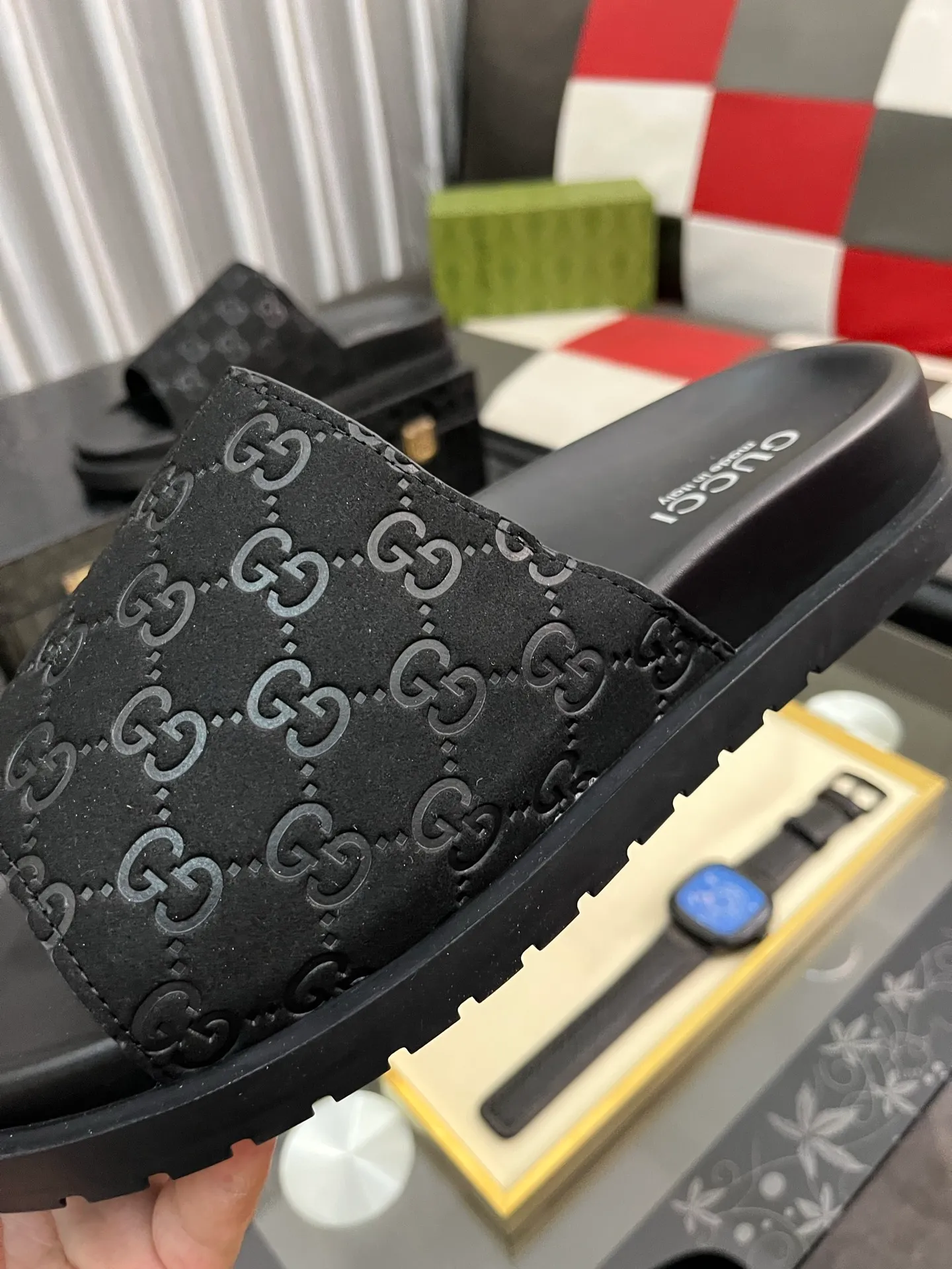 Men's shoes 💰320⌚️⌚️ (gucci-Gucci) New men's slippers, high-end boutique, made of cowhide, with exquisite embossed logo decoration on the upper, fine workmanship, super soft soles, casual, loose and comfortable, a must-have in summer! \nsize：38-44